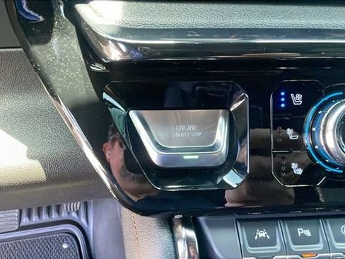Used 2024 GMC Sierra 1500 AT4 w/ AT4 Preferred Package AWD/4WD image 21