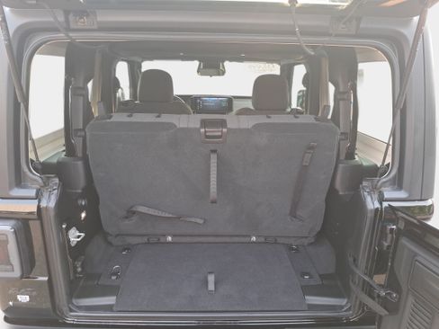 Used 2025 Jeep Wrangler Sport AWD/4WD image 12