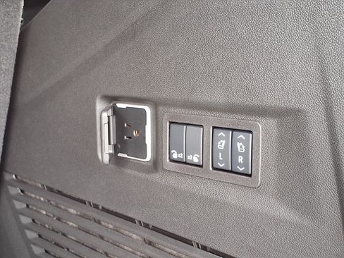 New 2025 Chevrolet Tahoe High Country image 7