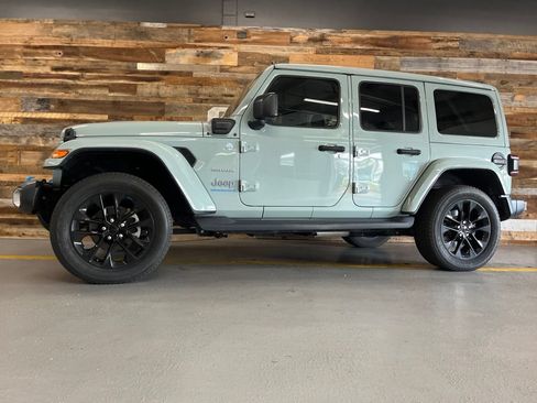 Used 2023 Jeep Wrangler Unlimited Sahara w/ Cold Weather Group AWD/4WD image 23