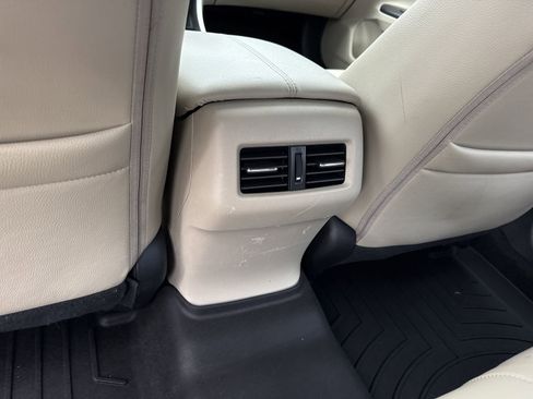 Used 2017 Honda Accord Touring image 11