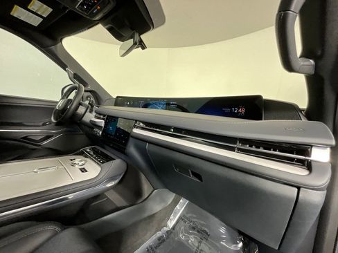 Used 2025 Lincoln Navigator Reserve w/ Jet Appearance Package image 19