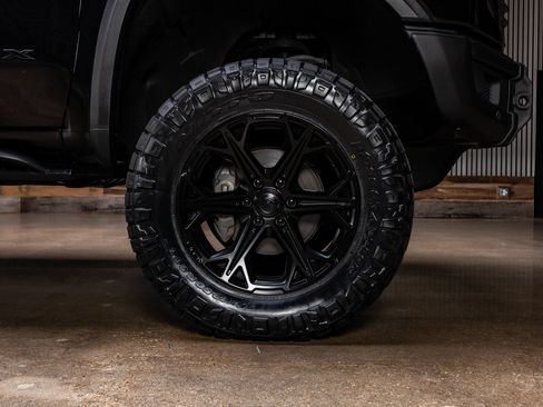 Used 2023 GMC Sierra 1500 AT4X w/ AT4X AEV Edition AWD/4WD image 12