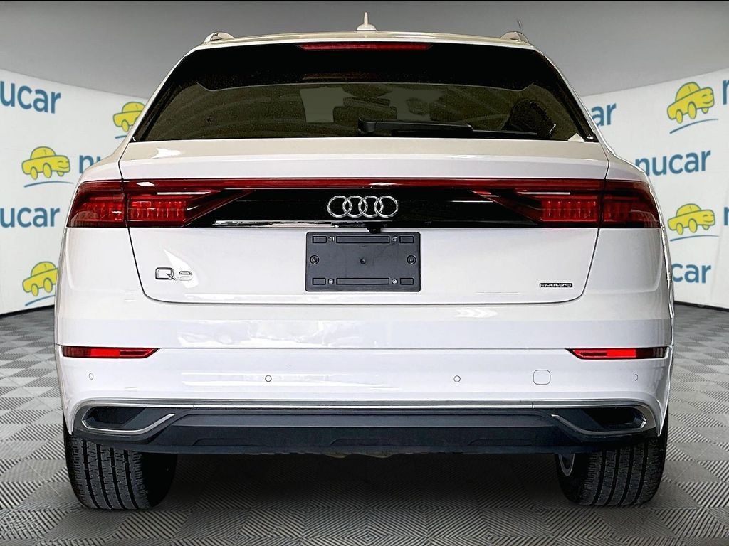 Used 2023 Audi Q8 Premium w/ Convenience Package AWD/4WD image 5