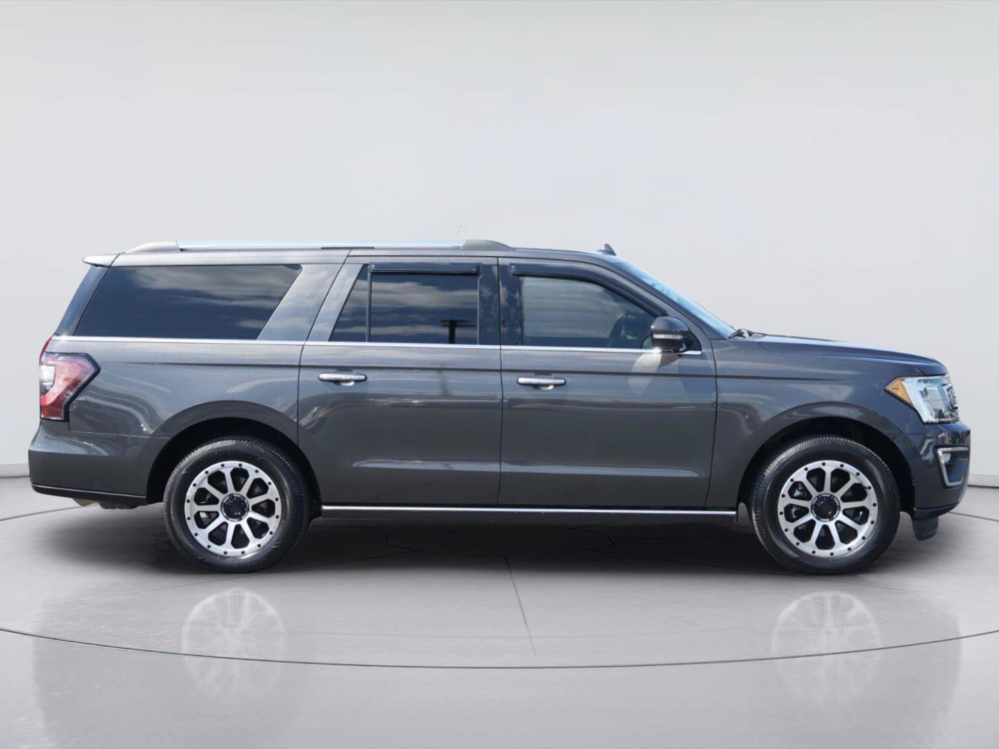 Used 2019 Ford Expedition Max Limited w/ Equipment Group 301A AWD/4WD image 5