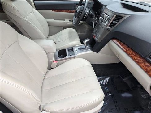 Used 2011 Subaru Outback 3.6R Limited w/ PWR Moonroof Pkg AWD/4WD image 17