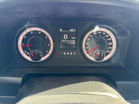 Used 2016 RAM 1500 Express image 18