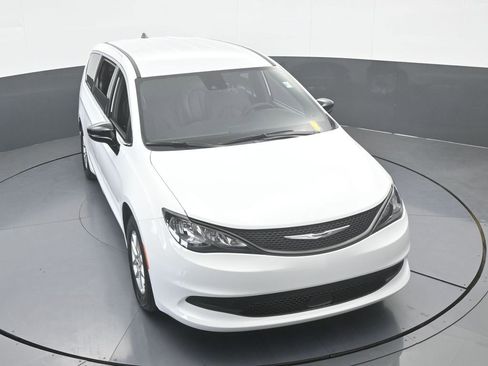Used 2026 Chrysler Voyager LX image 52