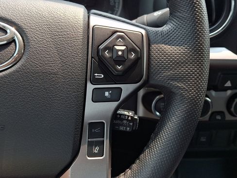 Certified 2023 Toyota Tacoma SR5 AWD/4WD image 22