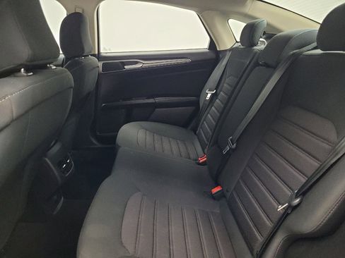 Used 2020 Ford Fusion SE FWD image 18