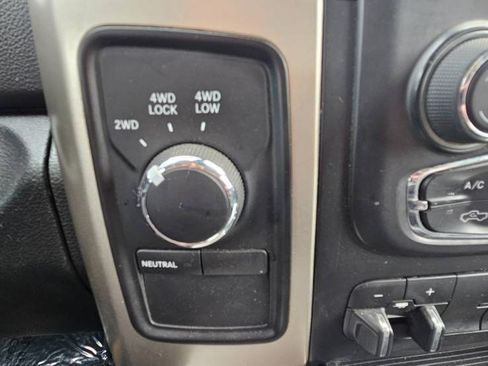 Used 2014 RAM 2500 SLT w/ Comfort Group AWD/4WD image 17