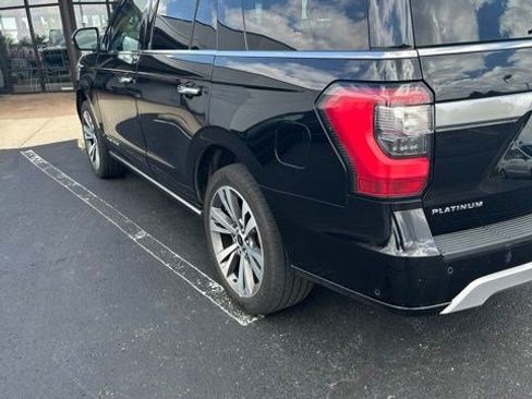 Used 2021 Ford Expedition Platinum AWD/4WD image 4