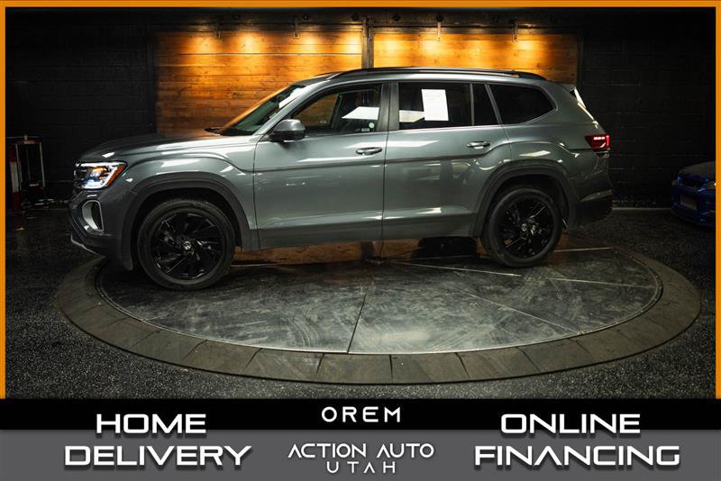 Used 2025 Volkswagen Atlas SE AWD/4WD image 1