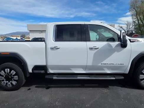 Used 2025 GMC Sierra 3500 Denali AWD/4WD image 6