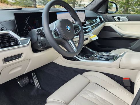 New 2026 BMW X7 M60i image 10