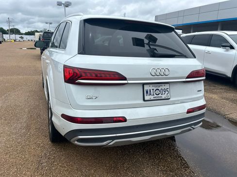 Used 2021 Audi Q7 2.0T Premium w/ Convenience Package AWD/4WD image 12
