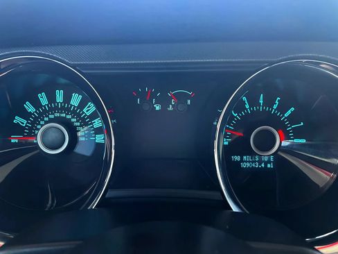 Used 2013 Ford Mustang Coupe RWD image 14