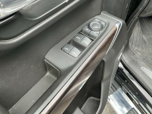 Used 2021 GMC Sierra 1500 SLT w/ SLT Premium Plus Package AWD/4WD image 14