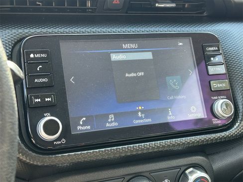 Certified 2024 Nissan Kicks SV image 9