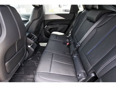New 2027 Cadillac Lyriq Luxury AWD/4WD image 7