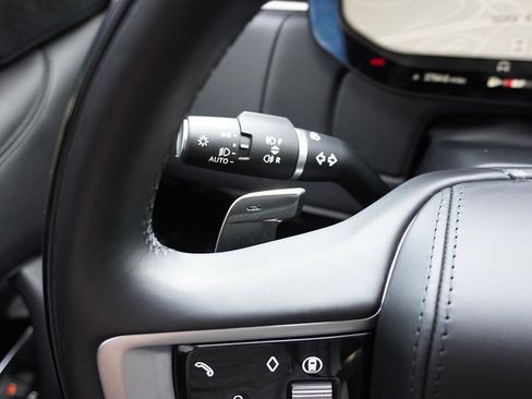 Used 2024 Land Rover Range Rover Long Wheelbase Autobiography image 70