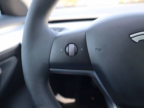 Used 2023 Tesla Model 3 Standard Range image 15