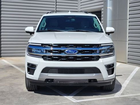 Used 2022 Ford Expedition Max Limited image 3