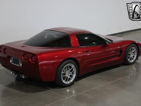 Used 2001 Chevrolet Corvette Coupe w/ Preferred Equipment Group2 image 9