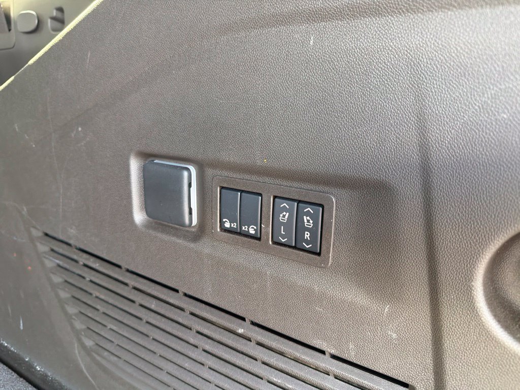 Certified 2026 GMC Yukon XL Elevation AWD/4WD image 23