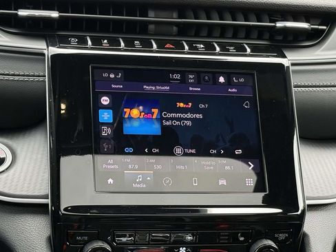 New 2025 Jeep Grand Cherokee Altitude AWD/4WD image 4