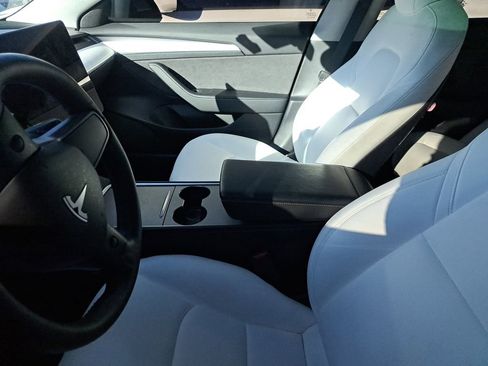 Used 2022 Tesla Model 3 Long Range image 4