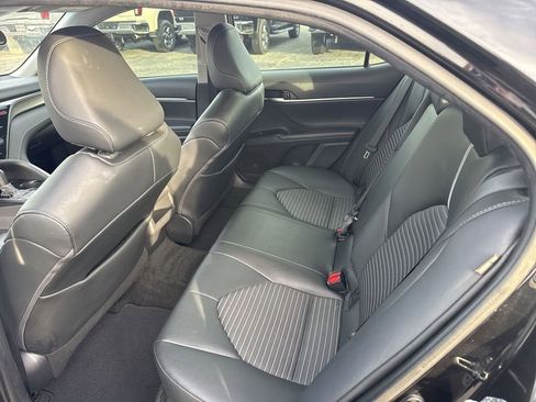 Used 2020 Toyota Camry SE image 32