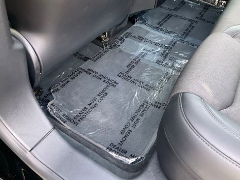 Used 2017 Tesla Model S 75 image 28