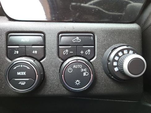 Used 2022 Chevrolet Silverado 1500 LT image 54