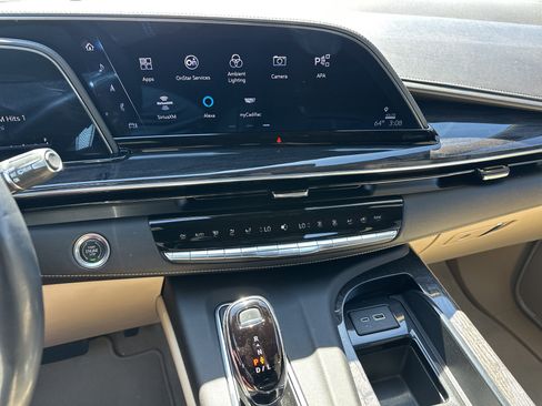 Used 2022 Cadillac Escalade ESV Premium Luxury image 23