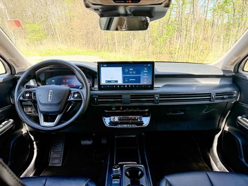Used 2023 Lincoln Corsair AWD w/ Equipment Group 101A image 22