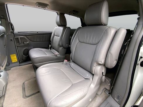 Used 2010 Toyota Sienna XLE w/ Towing Prep Pkg FWD image 19