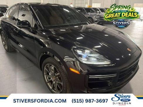 Used 2021 Porsche Cayenne Turbo image 1