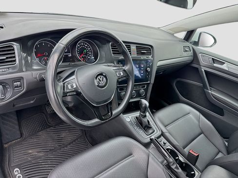 Used 2019 Volkswagen Golf SE w/ Driver Assistance Package image 7