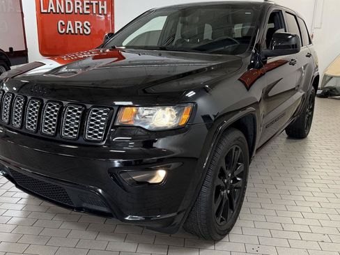 Used 2018 Jeep Grand Cherokee Altitude AWD/4WD image 14