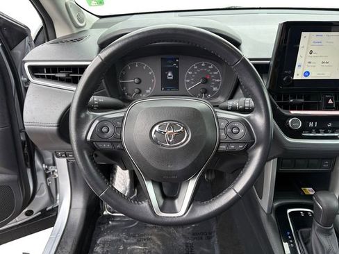 Used 2023 Toyota Corolla Cross LE w/ Moonroof Package FWD image 15