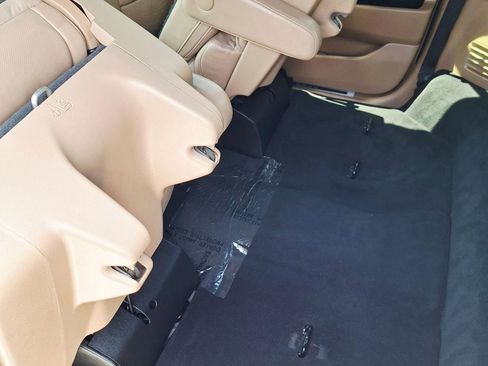 Used 2019 Cadillac Escalade ESV Platinum AWD/4WD image 11