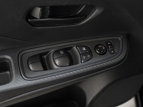 Used 2021 Nissan Versa S FWD image 18