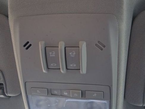 Used 2015 Buick Encore Premium image 24