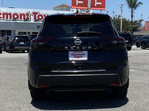 Used 2025 Nissan Rogue SV FWD image 41