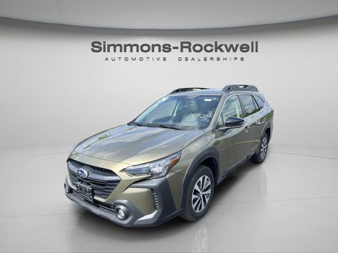 Used 2024 Subaru Outback Premium AWD/4WD image 1