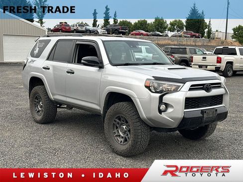 Certified 2020 Toyota 4Runner Venture AWD/4WD image 1