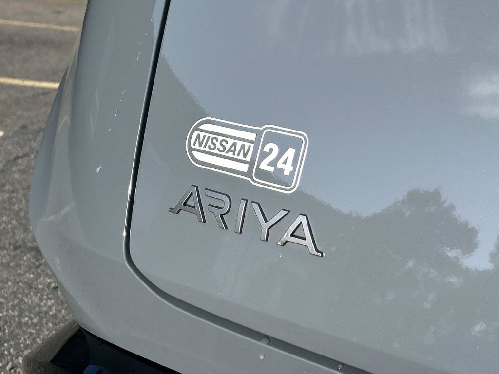 Certified 2025 Nissan Ariya AWD image 12