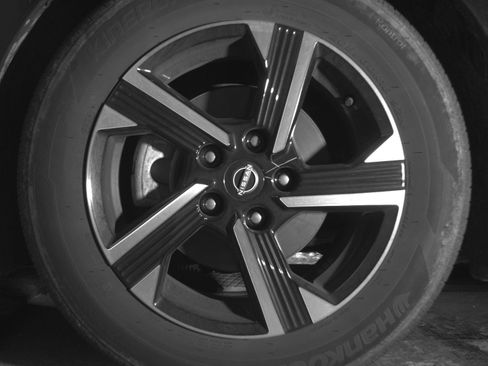 Used 2025 Nissan Sentra SV FWD image 12