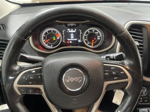 Used 2016 Jeep Cherokee Latitude w/ Cold Weather Group FWD image 28